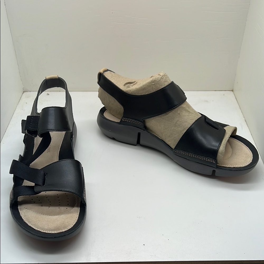 NIB Clarks Trigenic Clover Women's Black Leather Sandals 9